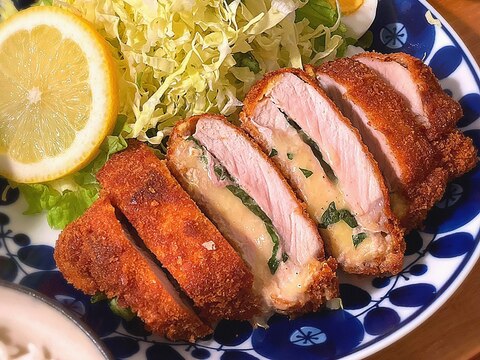 大葉とチーズをサンド!やわらか肉厚とんかつ